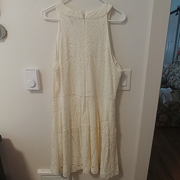 Dress - Picture 2 of 3